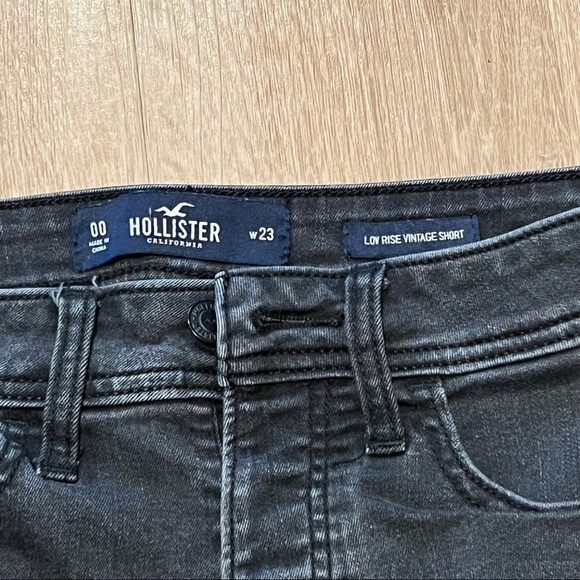 cheeky Hollister shorts - Picture 3 of 3